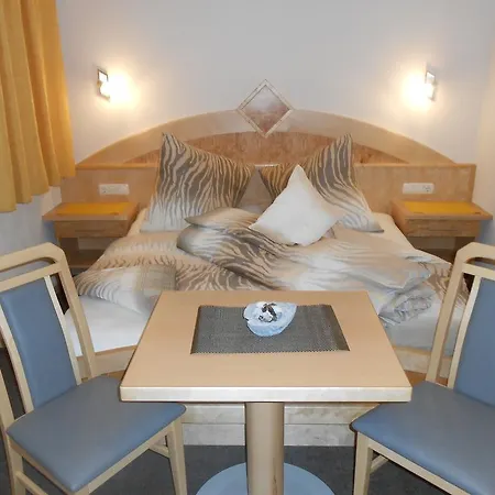 Zangerle Apartment *